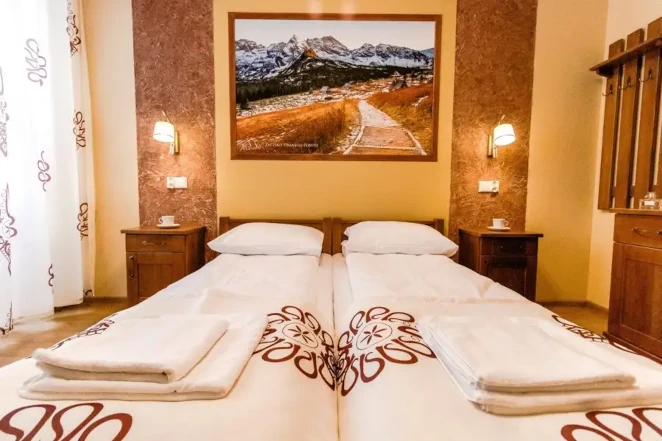 Comfort/Balkonas kambarys 2+1 svečiams su atskiru vonios kambariu ir vaizdu į kalnus